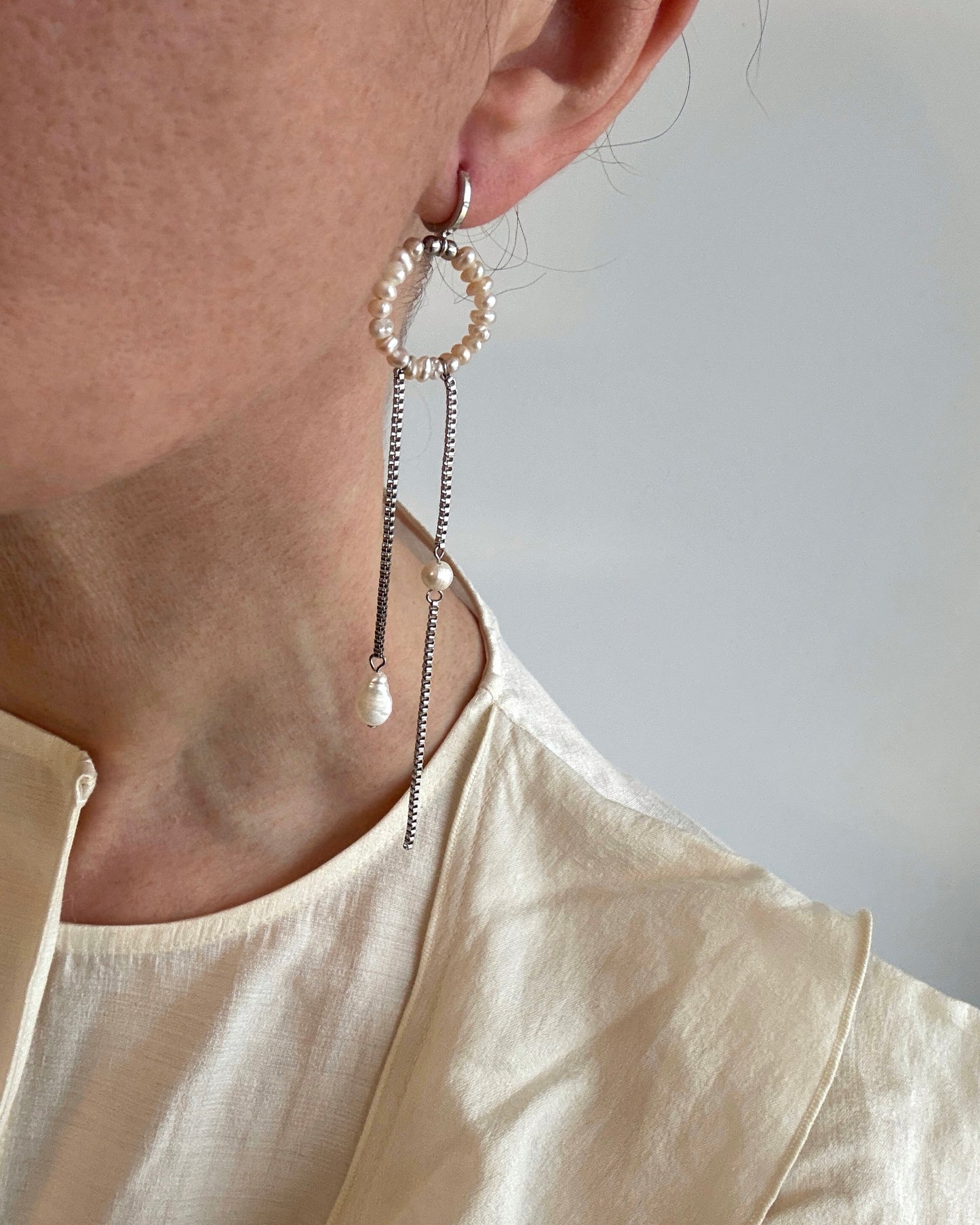 PEARL CIRCLE earrings