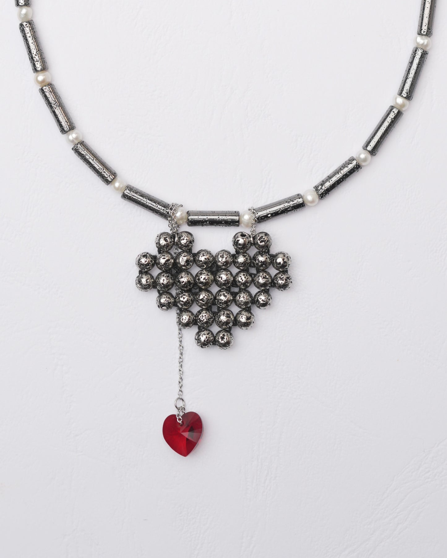 METALLIC HEART necklace