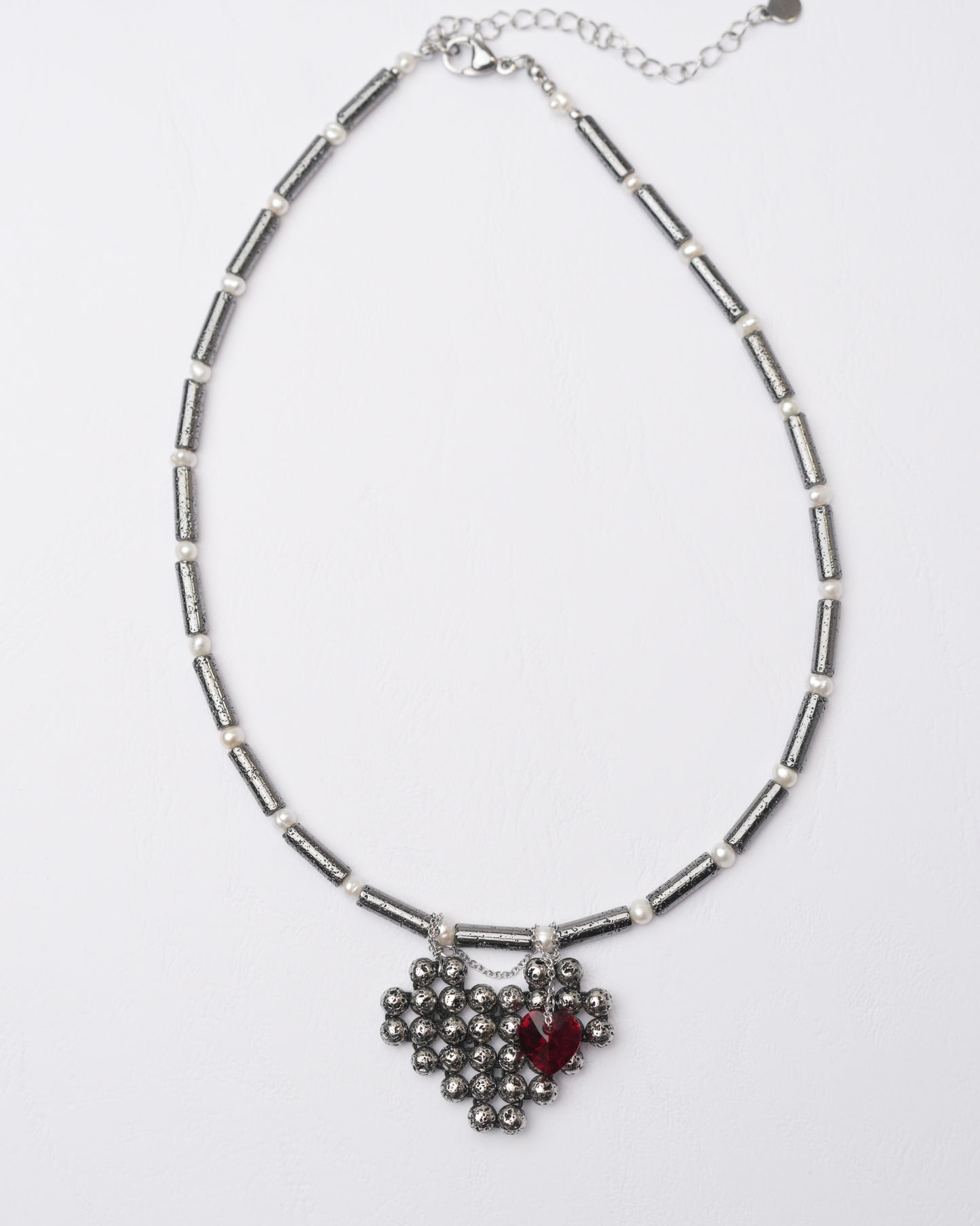 METALLIC HEART necklace