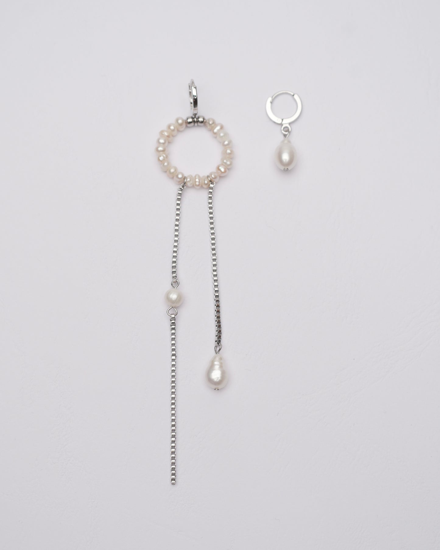 PEARL CIRCLE earrings