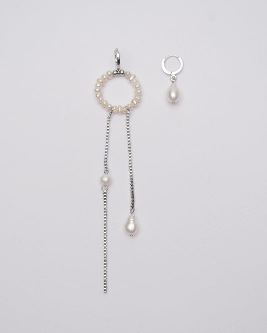 PEARL CIRCLE earrings